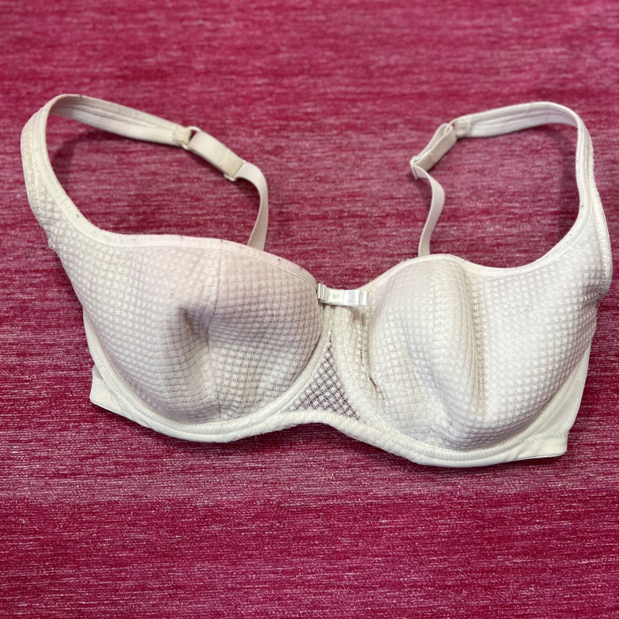 34DDD white bra