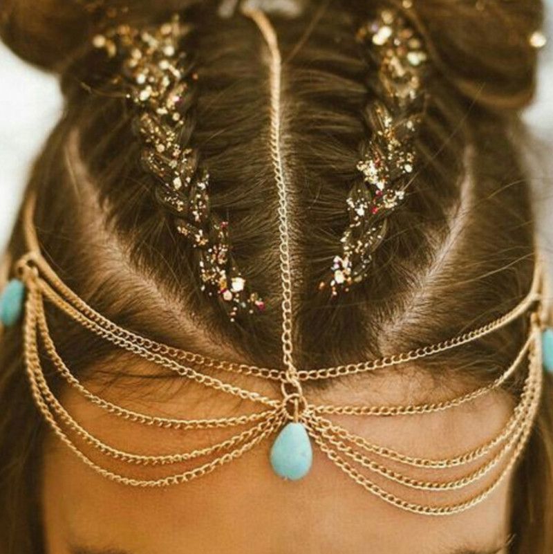 Chains to decorate the hair