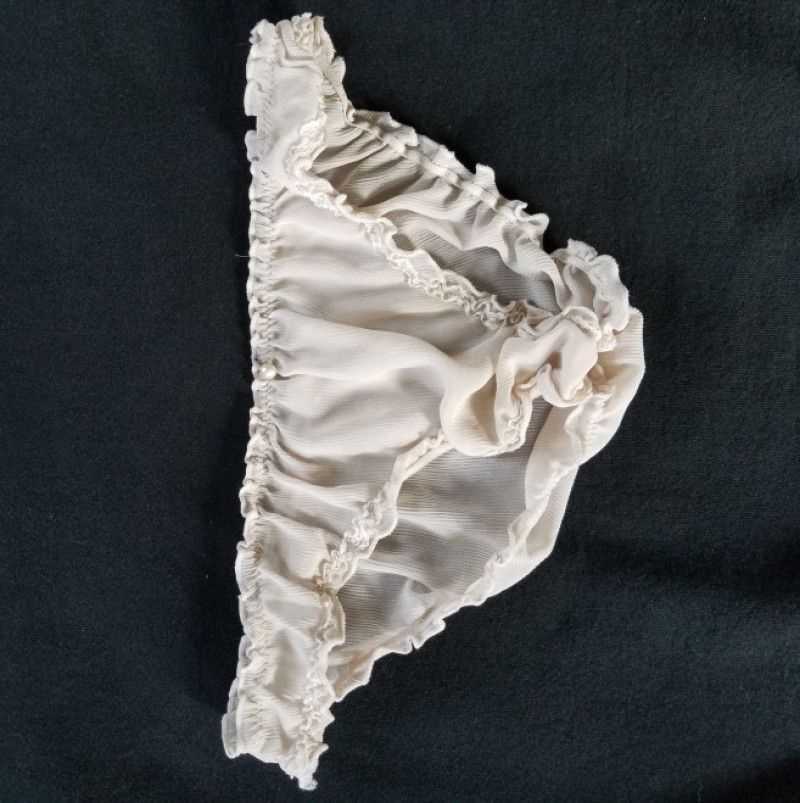 Cream ruffly panties