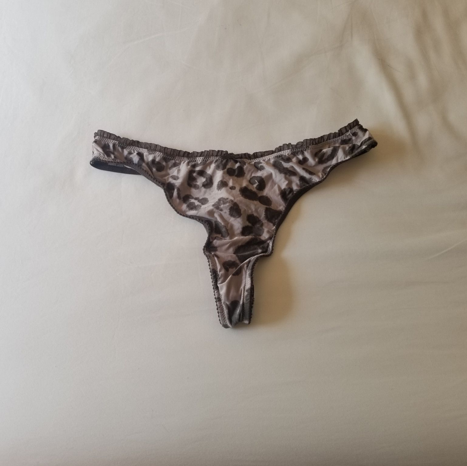 Black and gray cheetah print thong