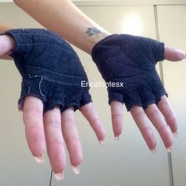 very used gym gloves