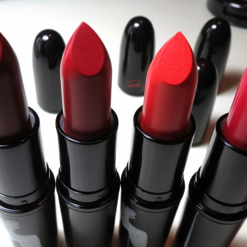 treat me to a new lipstick !