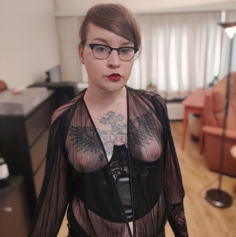 Domme vibes in Lace Photo Set