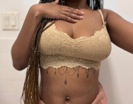 READY2SHIP Smedium Cream Lace Bralette Ebony