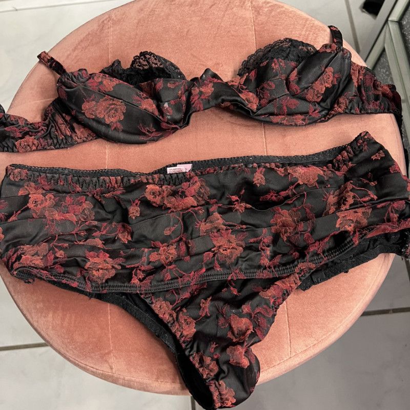 Ginarys own designer bra and panty set