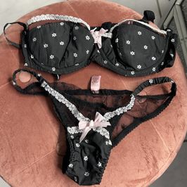 Ginarys own designer bra and panty set