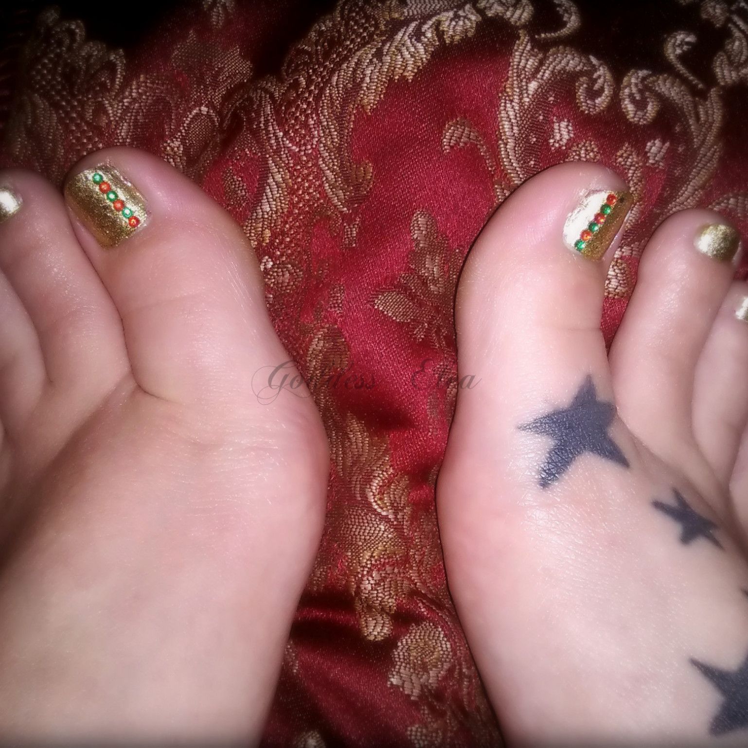 Shiny Xmas Toesies photo set