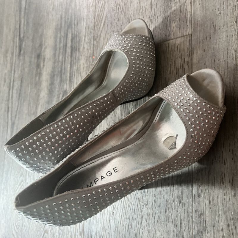 Slivergrey studded heels size 7