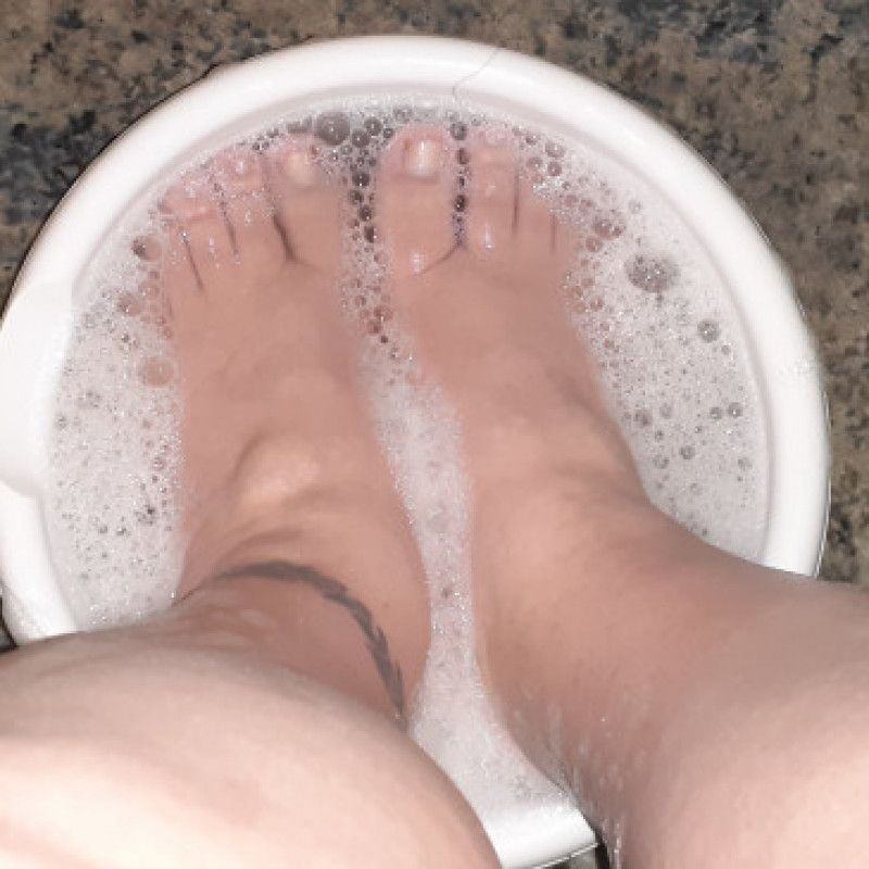 4 soapy foot bath pics