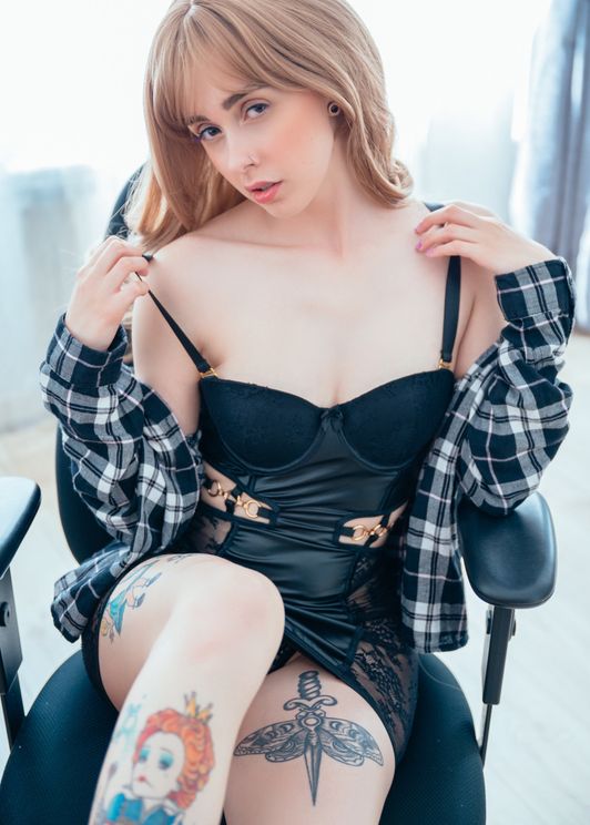 PhotoSet Sensual Secretary