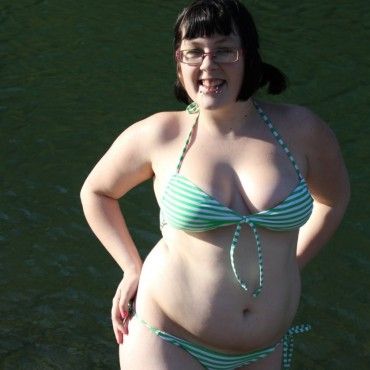 Bbw bikini babe at the river