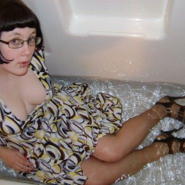 Pantyhose in the Bathtub WET LOOK