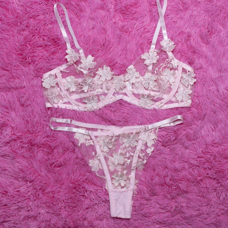 Light pink bra panty set with flowers