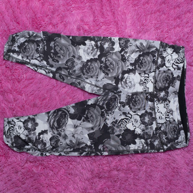 Black n grey roses desing leggings