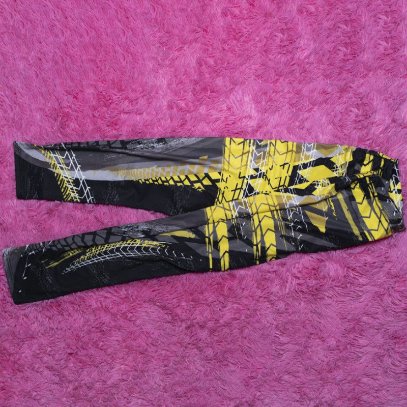 Black with yellow n grey pattern legging