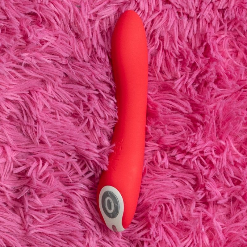 Vibrating dildo