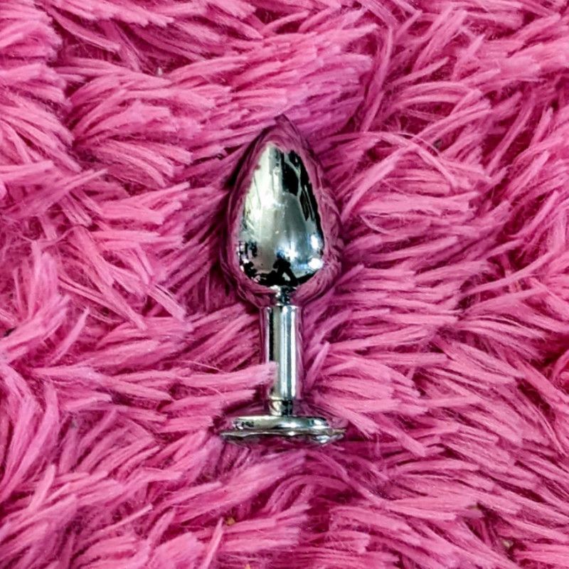 Silver butt plug with diamond