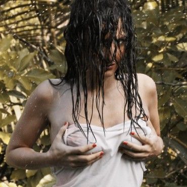 1 VIDEO PLUS! Nature White Wet Shirt