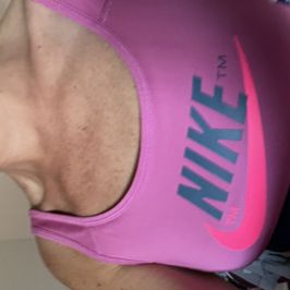 Sports bra size small Nike Pink like new