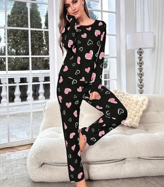 Womens Heart Print Pajama Set  Soft and Cozy for All Night