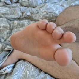 Tiny feet and Hairy Legs