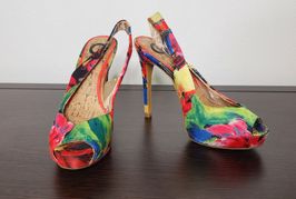 Guess Colorful Platform Heel