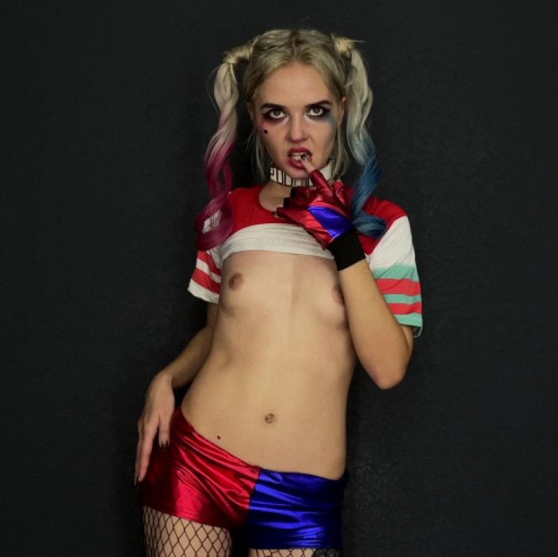 Harley Quinn Cosplay PhotoSet