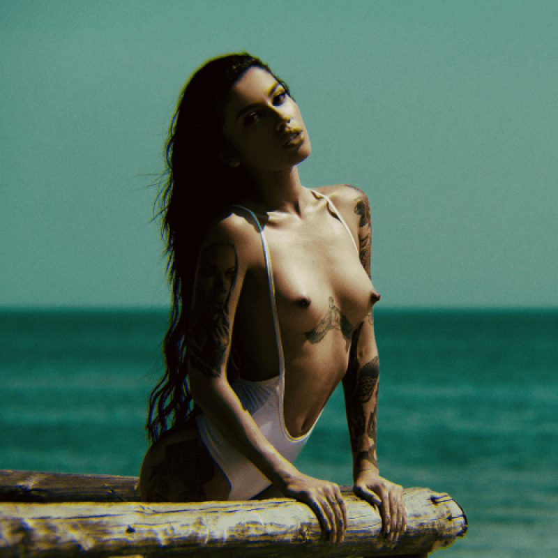 Erotic Set on the beach By Ohrangutang