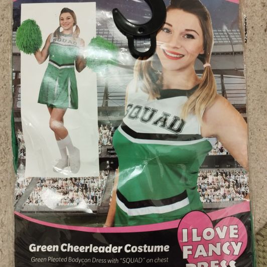 Cheerleader Outfit Wrong SIze for me