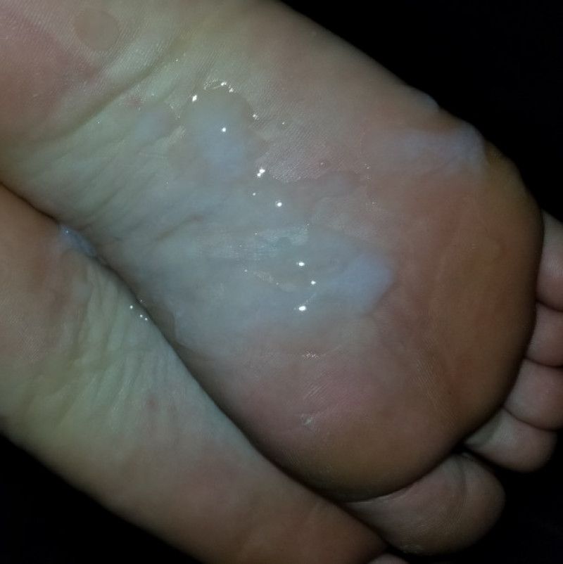 Cumshot on my feet