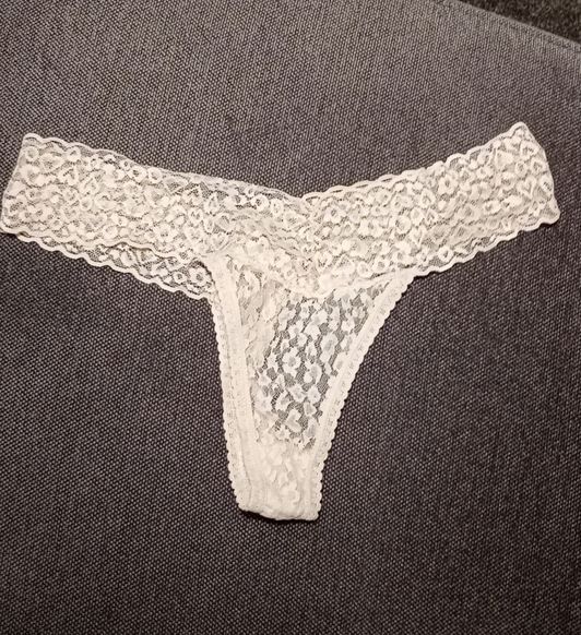 Lace thong