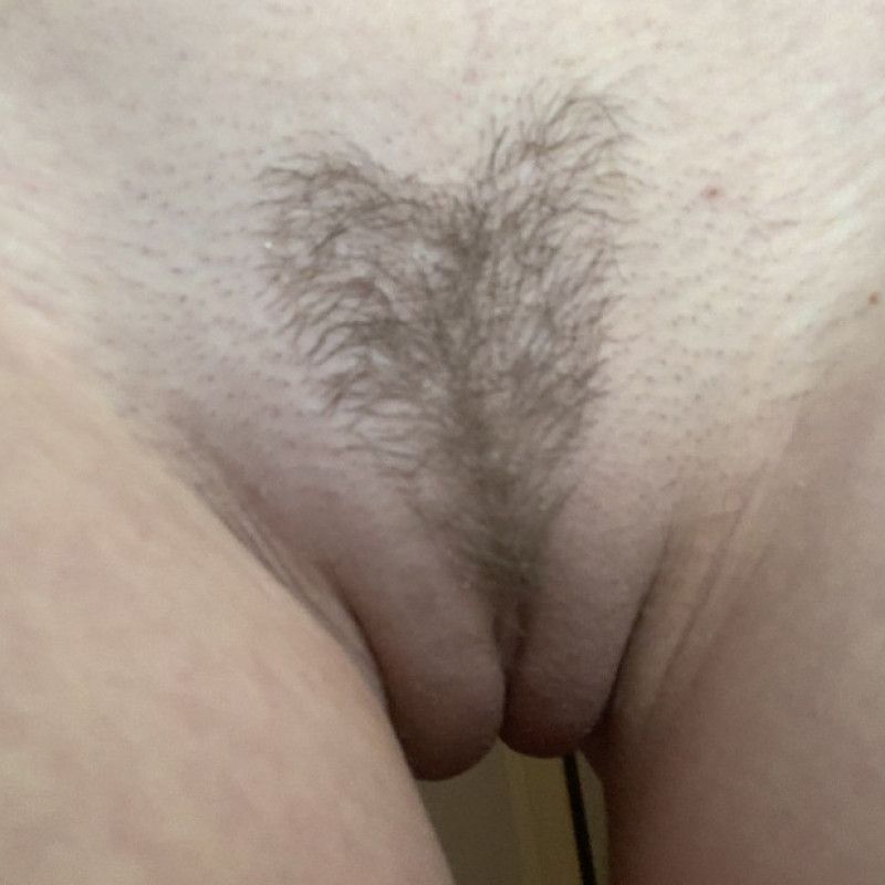 Jocelyn RARE Bush Hairy Pussy Pics