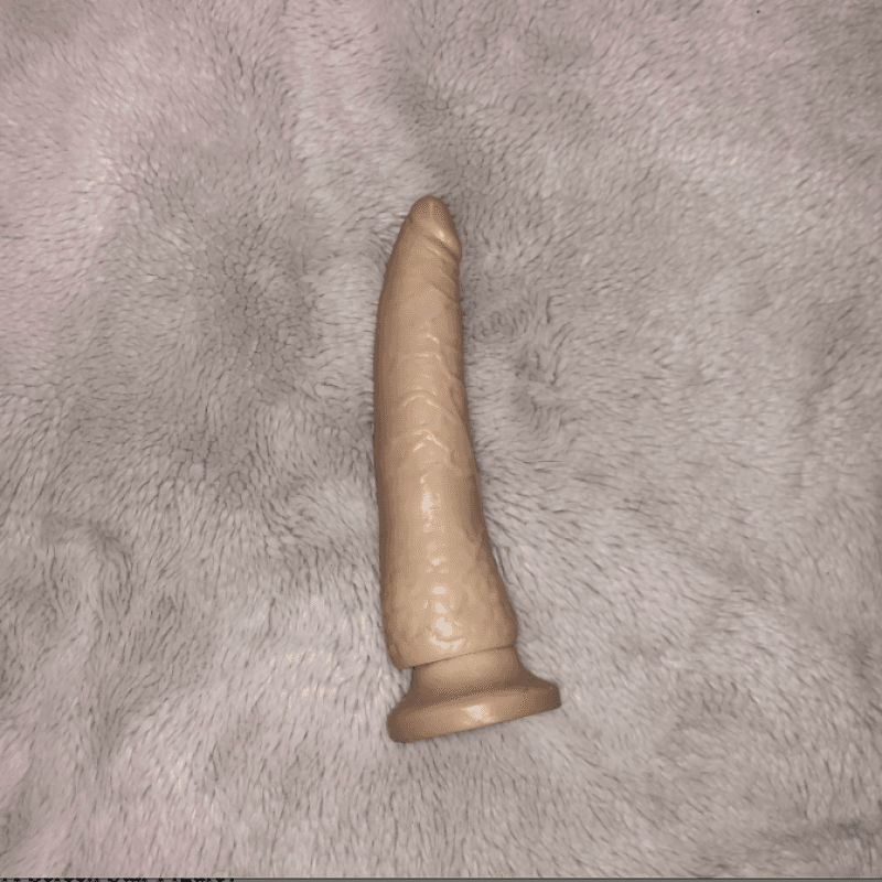 MY USED DILDO