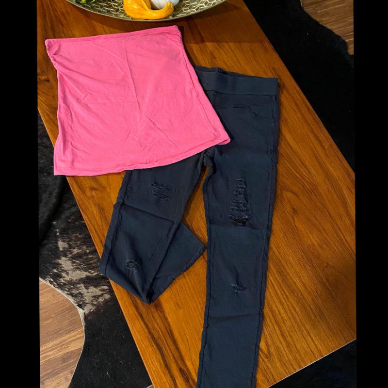 Pink Top AND Black skinny Leggings