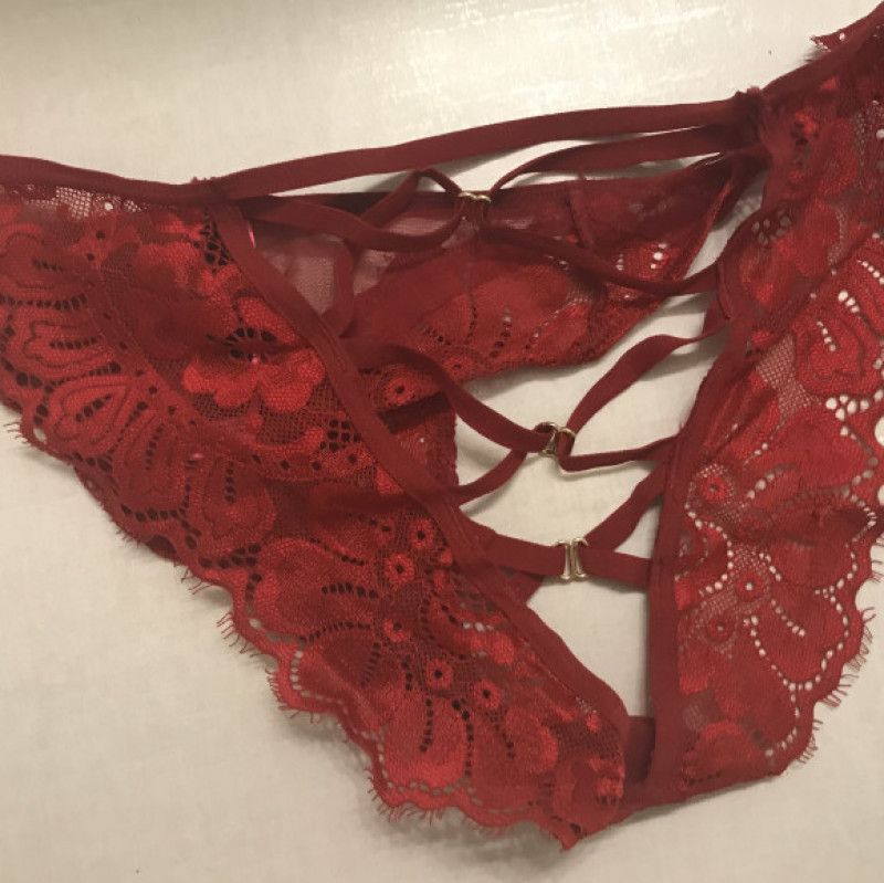 Super worn lace red pantie