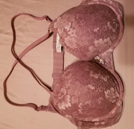 Victorias secret light pink lace front pushup bra