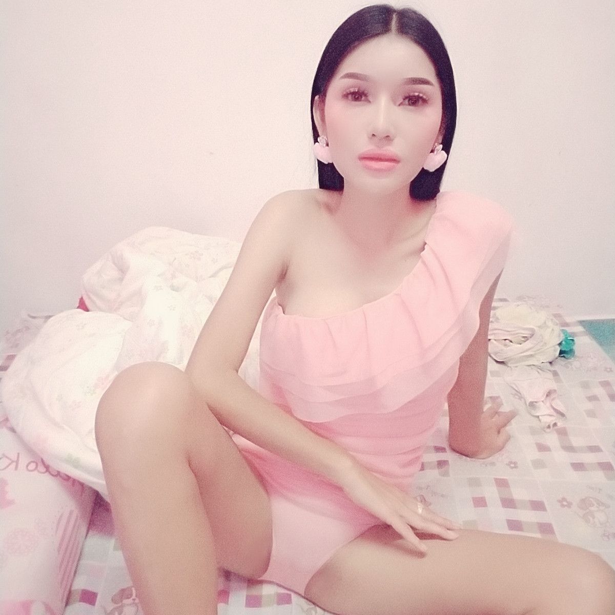 Ladyboy Meena Soft Pink Photoset