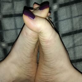 Purple toe nails and soles