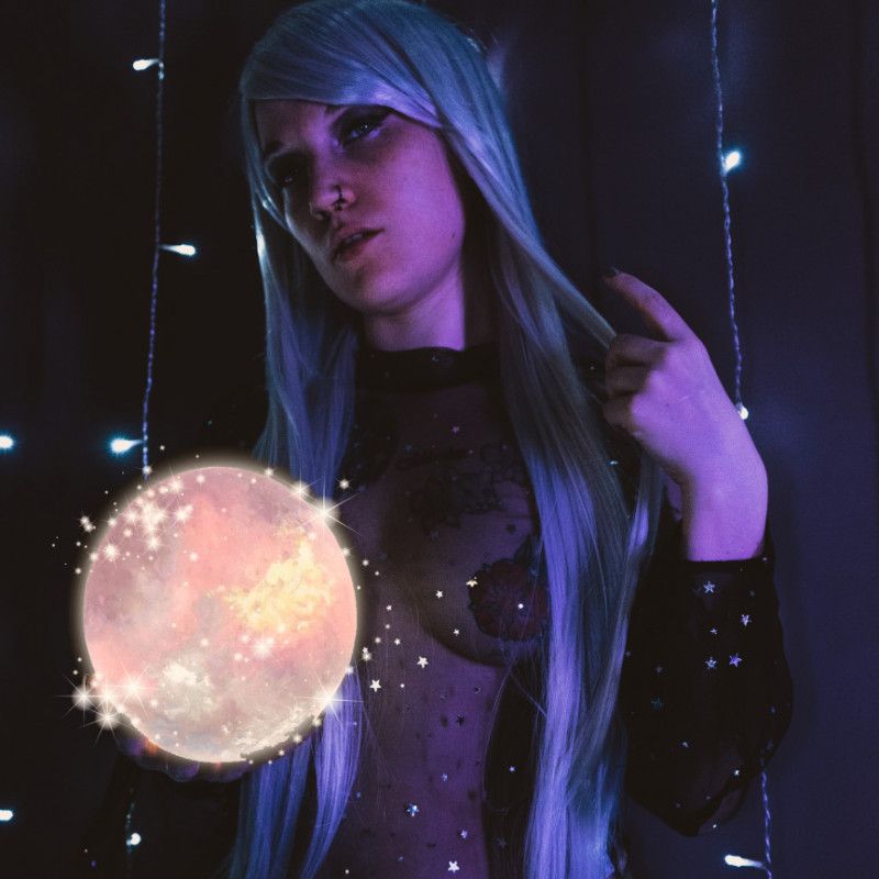 Moon Queen Photoset