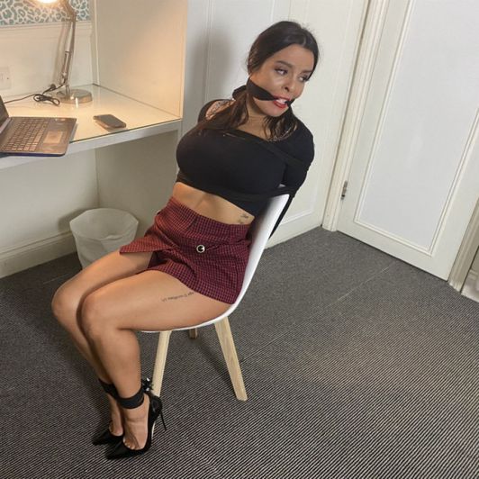 PHOTOSET Secretary Latina Tied Up