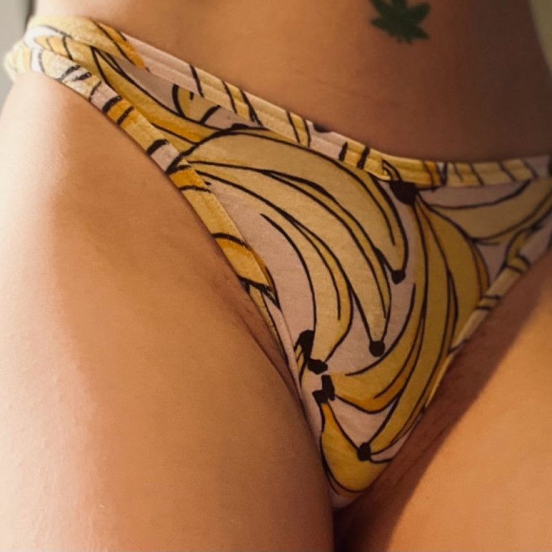 Banana Print Panties: Thong