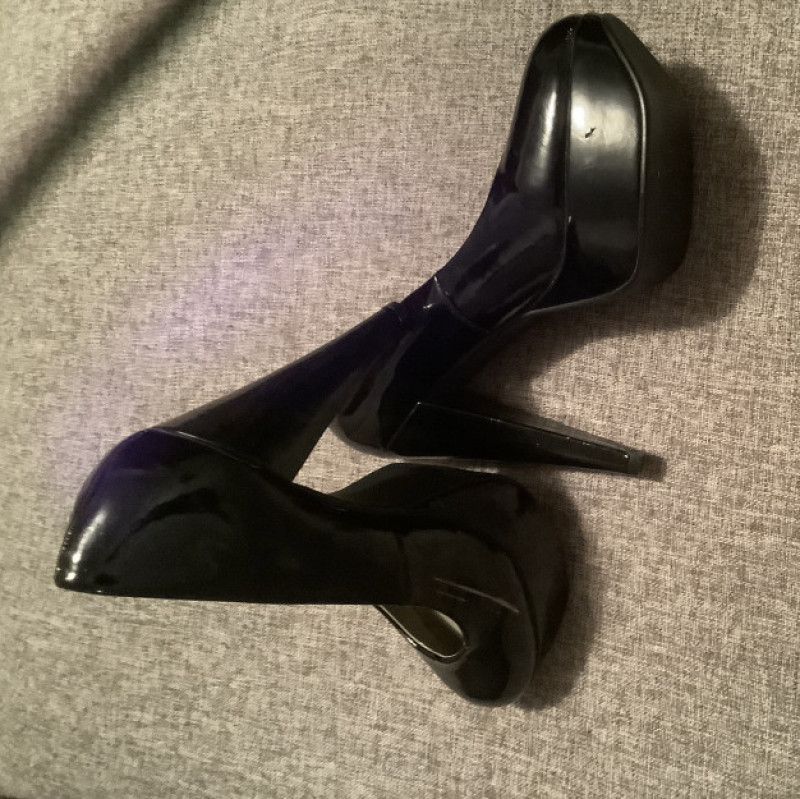 USED black platform stilettos sz 10