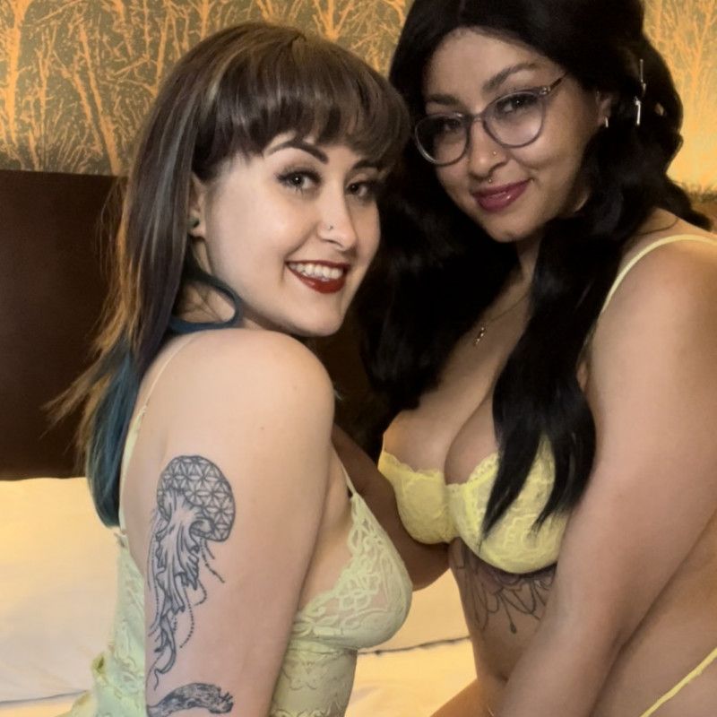 Liz and Lilith yellow 13 piece photoset