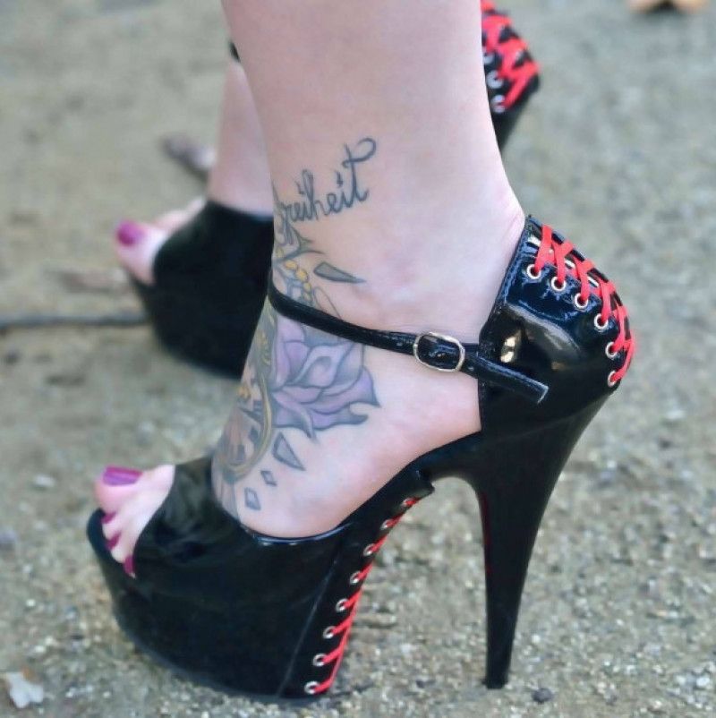 Old pleaser heels