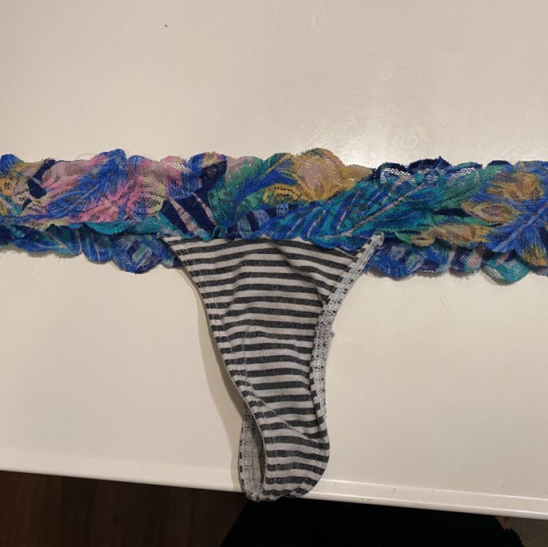 VS Striped Palm Leaf Lace Trim