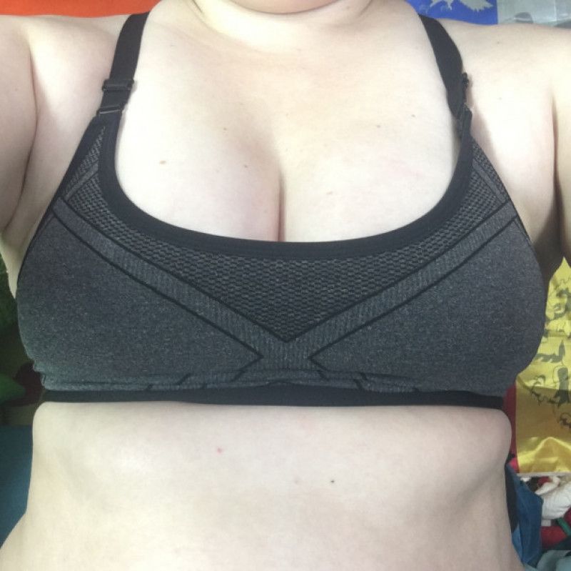 Black sports bra