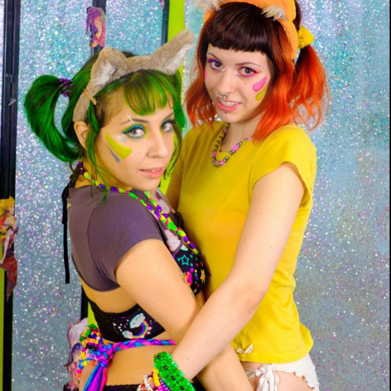 HoneyLuv and Lum MessyHot Photoset