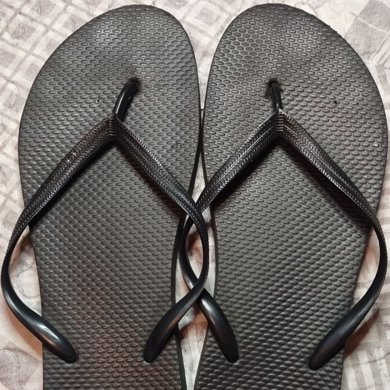 Very Well Worn Old Navy Flip Flops