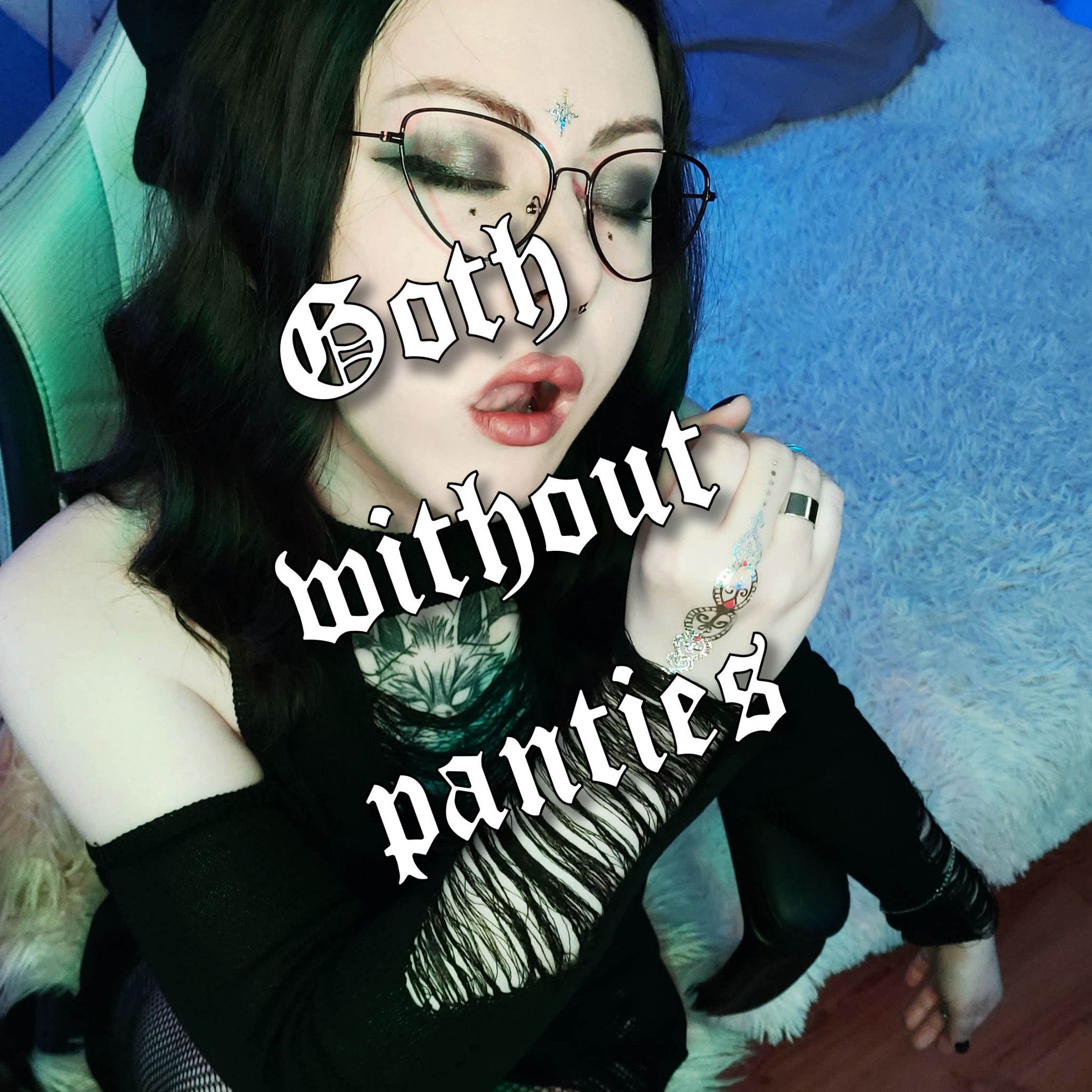 Gothic sexy photoset with pussy