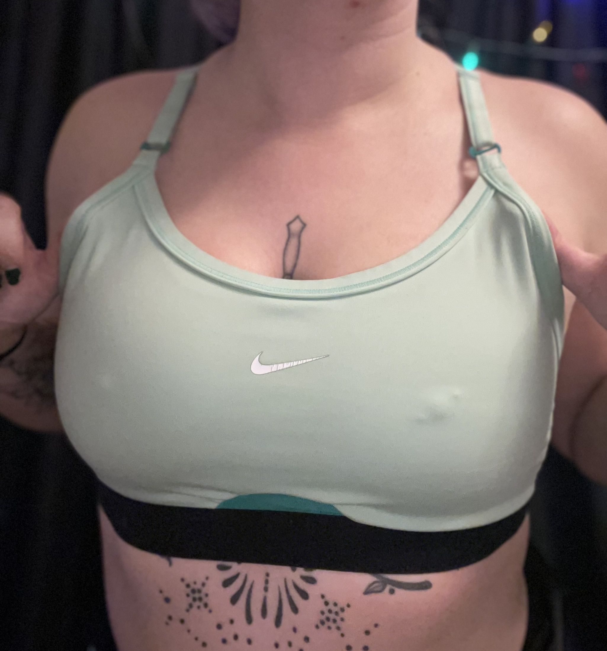 Sports bra